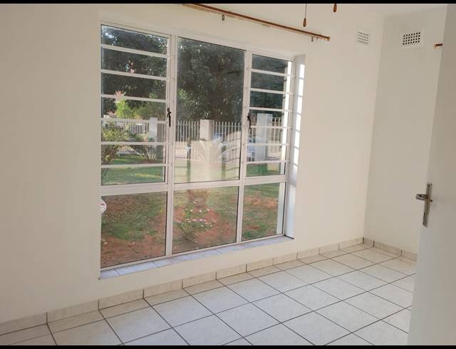 2.5 BEDROOM FLAT FOR SALE IN BLUFF
